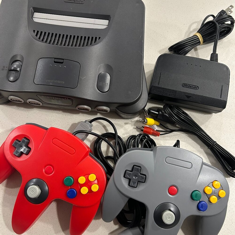 Nintendo 64 N64 Game Console System - 2 Controllers